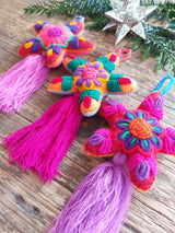Mexikanischer Weihnachtsbaumschmuck Aufhänger, Anhänger, handgemacht, Handgemachter bestickter Weihnachtsbaumschmuck, Filz Weihnachtsbaumschmuck mexikanisch, Bestickter Baumschmuck Weihnachten Handmade, Textiler Weihnachtsanhänger handgefertigt, Genähter Filz Weihnachtsbaumschmuck, Traditioneller mexikanischer Weihnachtsschmuck, Handgemachte Weihnachtsdekoration Mexiko, Stern, boho hippie, pink