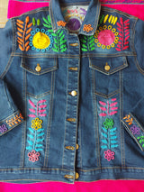 Jeansjacken Damen besonders mit Blumen bestickt, Jeansjacke bestickt florale Muster, mexikanische Jeansjacke Stickerei Blumen, Jeansjacke bestickt Boho, Jeansjacke Rücken bestickt, Jeansjacke oversize, bestickte Jeansjacke Damen, ausgefallene Jeansjacke, Blumenstickerei, dunkelblaue Denimjacke, handbestickt, Baumwolljacke, mexikanisches Design, Ethno-Mode, Frida Kahlo Stil, Hippie-Look, Boho-Chic, bunte Blumenmuster, stretch, dunkelblau, Festival Style, Festival Outfit