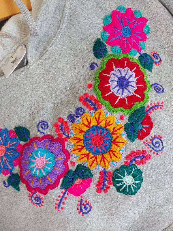 Hoodie, Kapuzenpullover oversize (grau) mit Blumenstickerei aus Mexiko, Yoga, Meditation, hippie