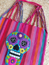 Tragetasche, Markttasche, Einkaufstasche, Stofftasche, Textiltasche, Baumwolle, bestickt, Kunsthandwerk, mexikanisch, Mexiko, geflochten, gewebt, Streifen, Skull, bunt, Schädel, Totenkopf,  dia de muertos, Catrina, Dia de muertos, Tag der Toten, Halloween