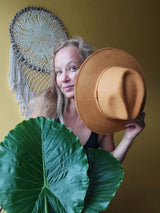 Fedora Hut beige, creme, honig, hellbraun, Veganer Hut, Breite Krempe, Cowboyhut, Handgefertigter Hut, Wildleder Imitat Hut, Hut für Herbst Winter Frühling, Boho Hut, Hut für Frauen, Mexikanischer Hut, Stilvoller Hut, Sombrero, Hut, Mütze, farbenfroh, Wetterfest, mexikanisch, Fedora Hut, blau, Hochzeit, elegant