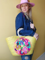 Palmentasche Mexiko Blumenstickerei, bunte Strohtasche mit Bommeln, handgemachte mexikanische Mandala Tasche, bestickte Palmentasche, farbenfrohe, Beachtasche, Einkaufstasche, Shopper, Handtasche, Palm leaf bag Mexico floral embroidery, straw bag with mandala design, colorful tassel handbag, handmade embroidered tote, purse with pom poms, beachbag, handbag, Sommertasche, Markttasche, gelb