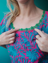 Oaxaca Bluse (türkis-pink) mit Blumenstickerei, Kurzärmel, Sommer-Top, aus Mexiko