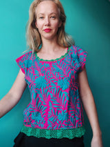 Oaxaca Bluse (türkis-pink) mit Blumenstickerei, Kurzärmel, Sommer-Top, aus Mexiko