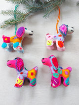 Mexikanische Weihnachtsanhänger Hund, Weihnachtsbaumanhänger Hund Mexiko, bestickte Weihnachtsanhänger Tiermotive, Filz Weihnachtsanhänger Tiere, handgestickter Weihnachtsschmuck, Weihnachtsdeko ausgefallen, bunte Weihnachtsdeko, mexikanische Filzornamente, Bommel Anhänger, Quaste / Tassel Anhänger, Pompon Weihnachtsanhänger Hund Baumschmuck Hund folkloristischer Christbaumschmuck, handgemacht Mexiko, Fair-Trade Weihnachtsdeko, Boho Weihnachtsanhänger, farbenfroher Christbaumschmuck