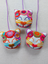 Weihnachtsbaumschmuck Anhänger Katzenkopf bestickt mit Blumen, Weihnachtsdeko, Geschenk Adventskalender aus Mexiko