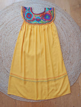 Mexikanisches Kleid Sommerkleid Mode aus Mexiko Kunsthandwerk schwarz Blumenmuster bestickt Stickerei Handmade Chiapas bunt farbenfroh Bekleidung Sommermode Urlaub, gelb