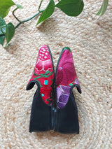 Größe 36 Lederschuh schwarz mit Blumenstickerei (rot-pink) aus Mexiko