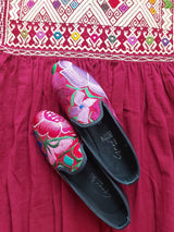 Größe 36 Lederschuh schwarz mit Blumenstickerei (rot-pink) aus Mexiko