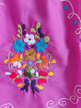Mexikanisches Kleid, Tunika, Sommerkleid aus Mexiko, pink, bunt, blumig Blumenmuster Stickerei Baumwolle, Handarbeit, Kunsthandwerker, Kindermode, Mädchen 1-3 Jahre, boho, lila, hippie