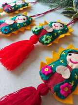 Mexikanische Weihnachtsanhänger, Weihnachtsbaumanhänger Mexiko, bestickte Weihnachtsanhänger, Filz Weihnachtsanhänger, handgestickter Weihnachtsschmuck, Weihnachtsdeko ausgefallen, bunte Weihnachtsdeko, mexikanische Filzornamente, Bommel Anhänger, Quaste / Tassel Anhänger, Pompon Weihnachtsanhänger, Jesuskind Baumschmuck, Lama Baumschmuck, Anhänger, folkloristischer Christbaumschmuck, handgemacht Mexiko, Fair-Trade Weihnachtsdeko, Boho Weihnachtsanhänger, farbenfroher Christbaumschmuck