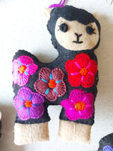 Mexikanische Weihnachtsanhänger Lama, Weihnachtsbaumanhänger Lama Mexiko, bestickte Weihnachtsanhänger Tiermotive, Filz Weihnachtsanhänger Tiere, handgestickter Weihnachtsschmuck, Weihnachtsdeko ausgefallen, bunte Weihnachtsdeko, mexikanische Filzornamente, Bommel Anhänger, Quaste / Tassel Anhänger, Pompon Weihnachtsanhänger Lama Baumschmuck Lama folkloristischer Christbaumschmuck, handgemacht Mexiko, Fair-Trade Weihnachtsdeko, Boho Weihnachtsanhänger, farbenfroher Christbaumschmuck