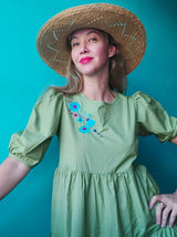 Mexikanisches Kleid, Tunika, Sommerkleid, Beach, Urlaub, Mexican dress, long, a-form, bestickt, grün, khaki, Blumenmuster, Blumenstickerei, Flowers, embroidery, mexicain, boho, ethno, Chiapas, Kunsthandwerk