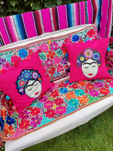 boho Deko, Mexikanische Wohnaccessoires, Kissen mexican style, farbenfroh, handgewebt, Chiapas, Schlafzimmer, bedroom, living room, Frida Kahlo Kissen aus Mexiko, mexikanische Textilien, Einrichtungsdeko, Kissenbezug, Sofakissen, Schlafzimmerkissen, Blumenstickerei, bunt, pink, türkis, Blumenkranz, mexikanische Einrichtung, Stil, eclectic, mexican cushion, from Mexiko, oreiller mexicain, bunt, colourful cushion, mexikanisch Wohnen, mexikanische Wohnkultur, mexikanische Einrichtung, Kolonialstil, Hacienda