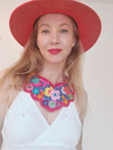 Mexican jewellery Schmuck handmade Kunsthandwerk embroidery Stickerei Blumen flower statement necklace Textilkette textile blue turquise bunt colourful boho european online shop clothing fashion