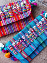 Kosmetiktasche, Clutch, Puppen Mexiko, Mexikanisch, Guatemala, Bommel, Etuit mexican fashion accessoires clothing Mode BekleidungClutch Abendtasche mexiko mexikanisch bestickt Blumen Sommertasche Umhängetasche bag Schultertasche