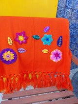 Mexikanische Decke Tuch Schal mit Blumen blumig Mexiko bestickt Stickerei Handwerkskunst Einrichung Deko hacienda boho mexican scarf textile Textil orange bed throw Sofa Deko Home Accessoire Terrassendeko Garten