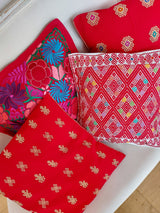 rote bunte Kissen, geometrische Muster, Mexikanische Kissen, Kissenbezug, bunte Dekokissen, Blumenstickerei, Boho, Hippie, exotisch, Frida Kahlo, Mexikanische Einrichtung, Mexikanische Deko, Stil, Sofakissen, Schlafzimmerkissen, Terassendeko, Balkondeko, Gartendeko, Lounge, Textilien, Stoffe, Kunsthandwerker, Chiapas, handbestickt, handgenäht, fair trade, slow fashion, Advent deko Weihnachten, mexikanisch Wohnen, mexikanische Wohnkultur, mexikanische Einrichtung, Kolonialstil, Hacienda