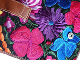 Geldbörse mit Blumenstickerei aus Mexiko (Leder)