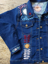 Jeansjacke bestickt Blumen, Otomi Stickerei, Jeansjacken Damen besonders, mexikanische Jeansjacke Stickerei Blumen, Jeansjacke bestickt hippie Boho, Jeansjacke Rücken bestickt, Jeansjacke oversize, bestickte Jeansjacke Damen, ausgefallene Jeansjacke, Blumenstickerei, florale Stickerei, dunkelblaue Denimjacke, handbestickt, Baumwolljacke, mexikanisches Design, Ethno-Mode, Frida Kahlo Stil, Hippie-Look, Boho-Chic, bunte Blumenmuster, strech, dunkelblau, Festival Style, Festival Outfit