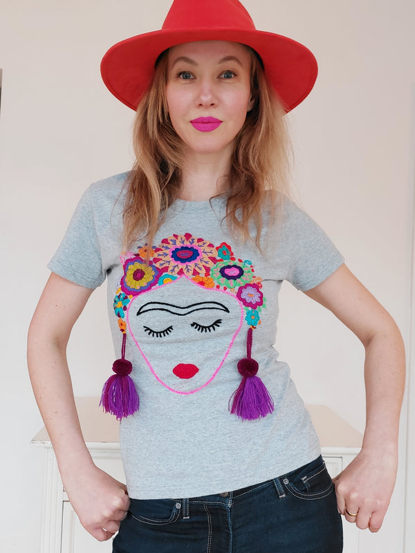 Frida T-Shirt mit Stickerei (grau) Größe S/34/36 aus Mexiko
