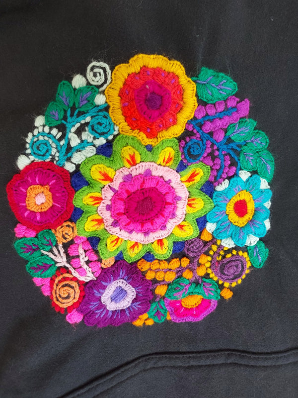 Floral Hoodie Pullover Sweatshirt long sleeves (black) oversize embroidered in Mexiko