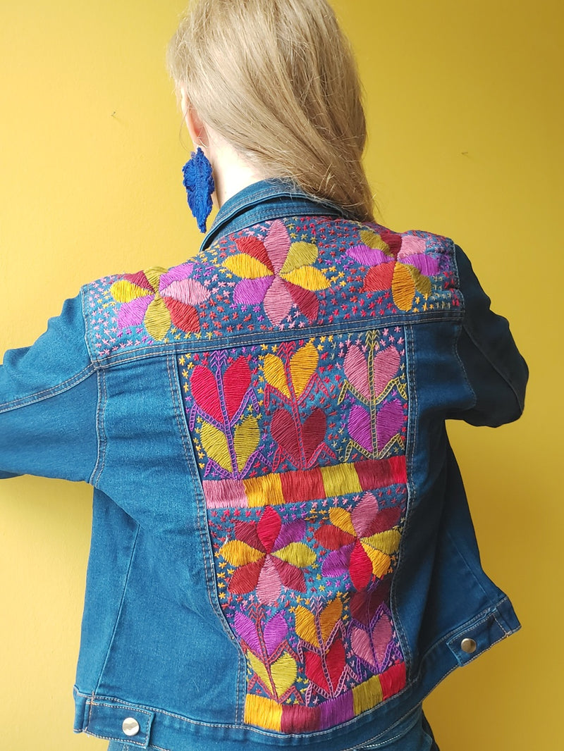 Jeansjacke bestickt Blumen Handarbeit mexikanisch Modell Mais 2 Gr. 36/38