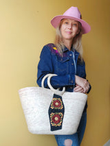 Palmentasche Mexiko Blumenstickerei, bunte handgemachte mexikanische Mandala Tasche, bestickte Palmentasche, farbenfrohe, Beachtasche, Einkaufstasche, Shopper, Handtasche, Palm leaf bag Mexico floral embroidery, straw bag with mandala design, colorful tassel handbag, handmade embroidered tote, purse with pom poms, beachbag, handbag, Sommertasche, Markttasche, schwarz, braun, Perlenbestickt