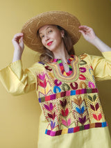 mexikanische Bluse, handbestickte Bluse,
traditionelle mexikanische Bluse,
bestickte Bluse Mexiko, bunte Bluse Mexiko, Boho Bluse, Bluse aus Mexiko handgemacht, Ethno Bluse, Huipil Bluse, Frida Kahlo Bluse, mexikanische Mode Damen, Bluse mit Blumenmuster, Sommerbluse Baumwolle,
Festival Bluse, Bluse mit Stickerei, blouse mexicaine brodée, blouse traditionnelle du Mexique, blouse artisanale mexicaine, blouse bohème mexicaine, gelb, yellow