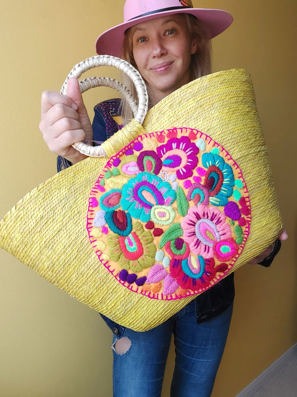 Palmentasche Mexiko Blumenstickerei, bunte Strohtasche mit Bommeln, handgemachte mexikanische Mandala Tasche, bestickte Palmentasche, farbenfrohe, Beachtasche, Einkaufstasche, Shopper, Handtasche, Palm leaf bag Mexico floral embroidery, straw bag with mandala design, colorful tassel handbag, handmade embroidered tote, purse with pom poms, beachbag, handbag, Sommertasche, Markttasche gelb