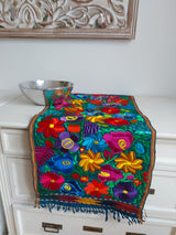 Mexikanische Tischläufer / Tischdecke / Mitteldecke (grün, bunt) mit Blumenstickerei, Kunsthandwerk