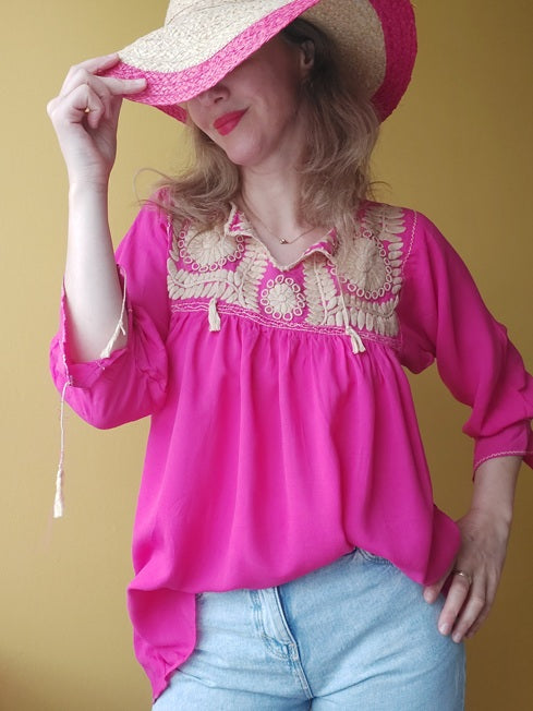 bestickte mexikanische Bluse, Boho Bluse pink aus Mexiko, Kunsthandwerk, mexikanische Bluse handbestickt
nachhaltige Bluse Damen
Eukalyptus Bluse, leichte Sommerbluse
Bluse Margariten Stickerei,
handmade Bluse Mexiko, Bluse mit Blumenmuster, fair fashion Damen,Bluse ethisch produziert, Festival Bluse