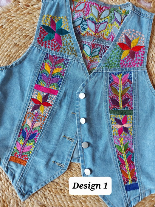 Weste mit Blumenstickerei, Damenweste mit Stickerei aus Mexiko, hippie Damenweste, boho chic Damenweste bestickt, Mexikanische Mode
