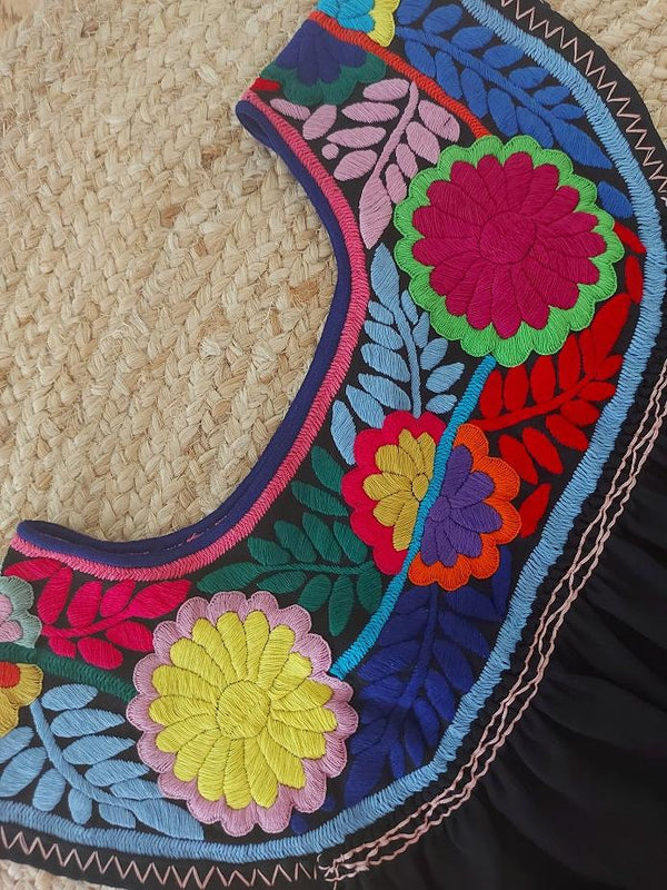 Mexican summer dress (black) with handmade flower embroidery Aguacatenango