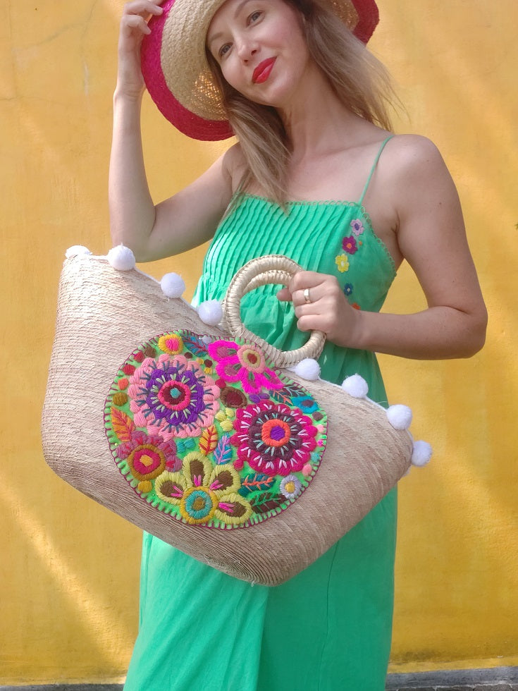 Mandala grün Strohtasche mit weissem Bommel Beachtasche aus Mexiko natur beige Frida Kahlo bunt geflochten Handgefertigt Shopper Tote bag mexican straw palmleaves tassel pom pom Bommel