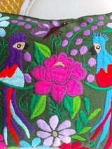Mexikanische Kissenbezug, Deko Kissen, Heimtextilien bestickt Blumen, Tiere, Chiapas, bunt, Stickerei, handbestickt, Handarbeit, Kunsthandwerk, Lateinamerika, Dschungel Stil, Einrichtung hacienda, mexikanisch, aus Mexiko, Papagay, Schildkröte, Schmetterling, Biene, dunkelgrün, grün