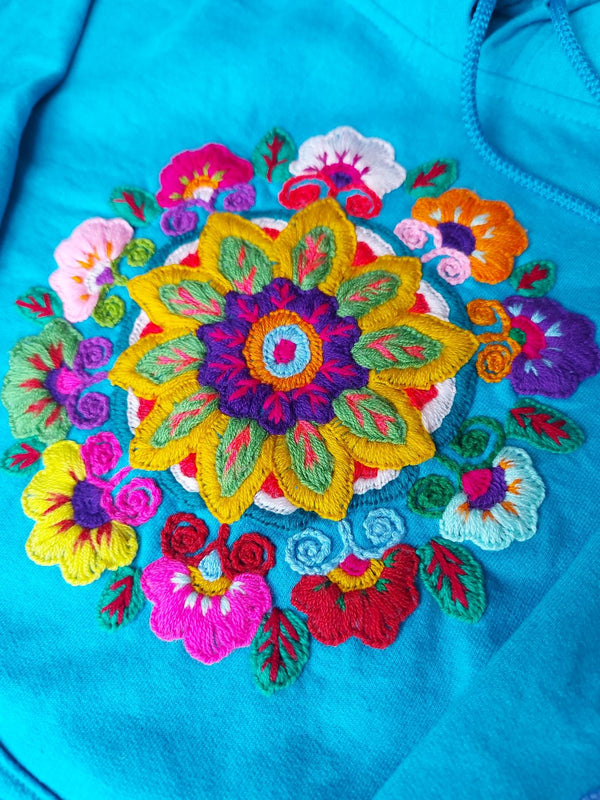 Kaputzenpullover, Hoodie outfit, oversize, floral, Blumen, bestickt, mexiko, mexikanisch, Long sleeve, Sweatshirt, Känguru Taschenfront, grau, Wandern, Segeln, Feierabend, Relax, Yoga, Bergsteigen, Skifahren, Meditation, Mandala, Chill Outfit, Outdoor, vintage, hippie, weich, spirituell, Zen, BLumenmuster, Blumen pullover, übergroßer Hoodie, Ästhetischer, Outfit inspo, Geschenkidee für Mama, Frau, flower power, Vogel, feelgood, Exotisch, Tiere, romantisch, exotisch, Statement, Frida Kahlo Stil, türkis, blau