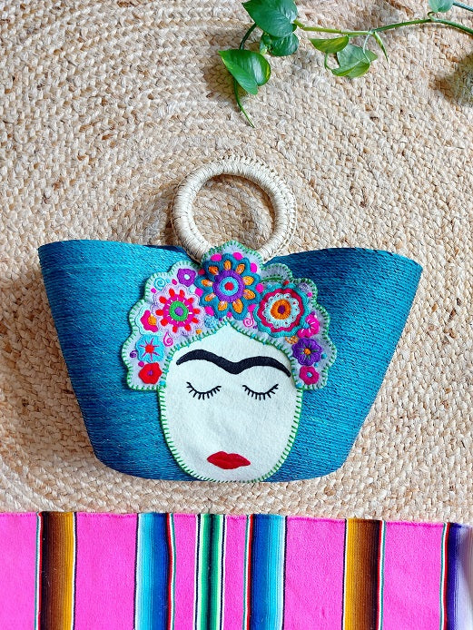 Frida Kahlo türkis blau Strohtasche Beachtasche aus Mexiko natur beige Frida Kahlo bunt geflochten Handgefertigt Shopper Tote bag mexican straw palmleaves tassel pom pom Bommel