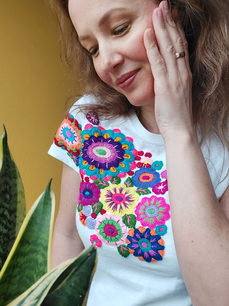 Boho t-shirt (dark blue/navy 4) size L: with flower embroidery