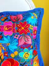 Mexikanische Kissen blau, Kissenbezug Mexiko blau, Kissen Mexican style, Kissenhülle mexikanisch blau, Kissenbezüge bestickt, Kissenbezüge Blumenmuster, blau, bunte Kissen, Bunte Kissenbezüge kaufen, 40 x 40 cm, 50 x 50 cm, Einrichtung, Home Dekor, Heimtextilien, Kunsthandwerk, Chiapas, fair, 