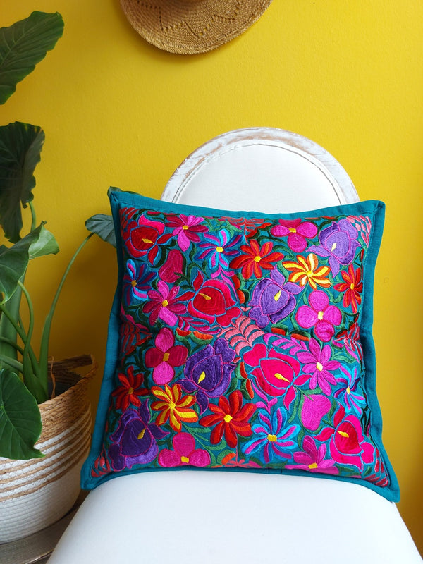 Mexikanische Kissen türkis, petrol, grün, pink, lilA Kissenbezug Mexiko 'Kissen Mexican style Kissenhülle mexikanisch Kissenbezüge bestickt pink; grün, petrol Kissenbezüge Blumenmuster türkis, grün, petrol, rosa, pink bunte Kissen, Bunte Kissenbezüge kaufen, 40 x 40 cm, 50 x 50 cm, Einrichtung, Home Dekor, Heimtextilien, Kunsthandwerk, Chiapas, fair, 