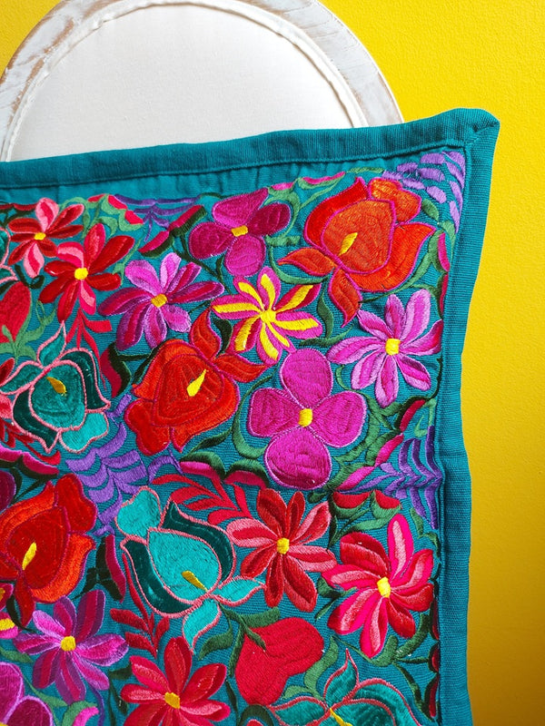 Terrassedeko Kissen für draussen, Mexikanische Party, mexikanische Hochzeit, mexikanische Kissenbezug, boho Kissen für den Garten, bunte Kissen für Outdoor Lounge, mexikanisch einrichten Balkon, mexican style, boho Kissenhülle bunt mit Blumen