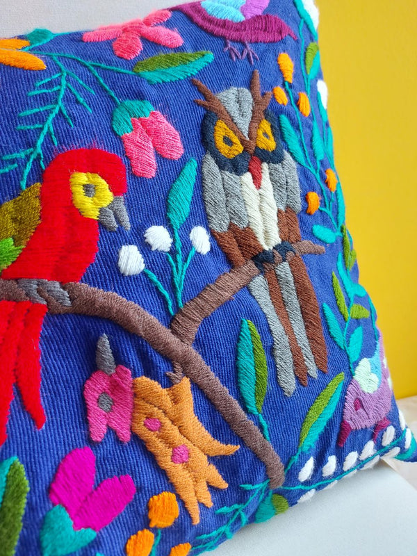 Kissenbezug mexican design, Deko-Kissen Tiere, Vögel, Blumen (blau) handbestickt Chiapas, Mexiko