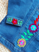 Jeansjacke bestickt (dunkelblau) Blumen Margariten, handbestickt, Kunsthandwerk Mexiko