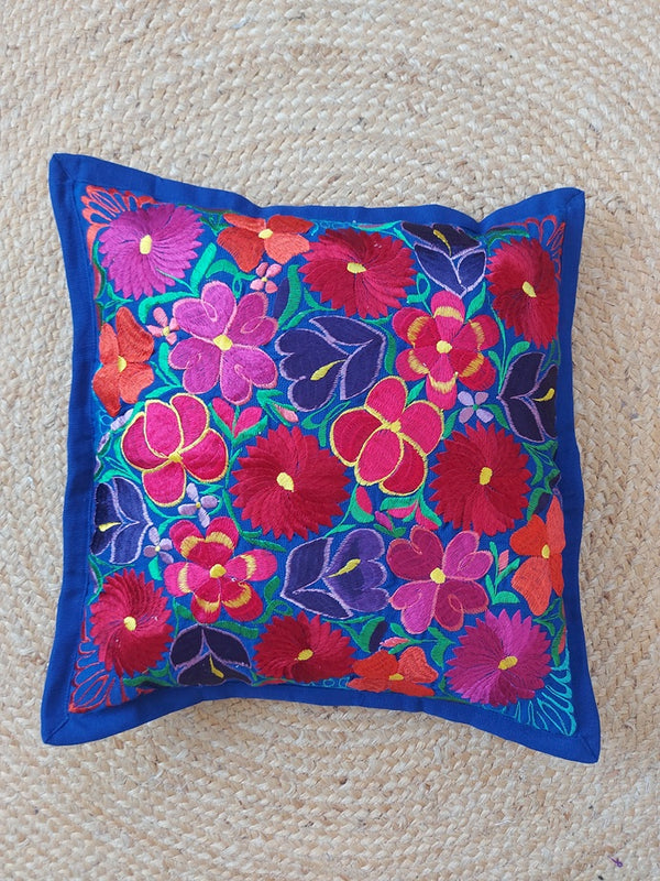 Kissenbezug mexikanisch blau, Kissenbezug bestickt, bunte Kissenbezüge, Kissenbezug bunt, Kissenhülle Blumenstickerei pink, Kissenbezug 50 x 50 pink rot, Blumenmuster mexikanischTerrassedeko Kissen für draussen, Mexikanische Party, mexikanische Hochzeit, mexikanische Kissenbezug, boho Kissen für den Garten, bunte Kissen für Outdoor Lounge, mexikanisch einrichten Balkon, mexican style, boho Kissenhülle bunt mit Blumen