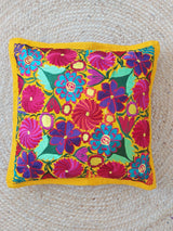 Kissenbezug mexikanisch gelb, Kissenbezug bestickt, bunte Kissenbezüge, Kissenbezug bunt, Kissenhülle Blumenstickerei pink, Kissenbezug 50 x 50 pink rot, Blumenmuster mexikanischTerrassedeko Kissen für draussen, Mexikanische Party, mexikanische Hochzeit, mexikanische Kissenbezug, boho Kissen für den Garten, bunte Kissen für Outdoor Lounge, mexikanisch einrichten Balkon, mexican style, boho Kissenhülle bunt mit Blumen