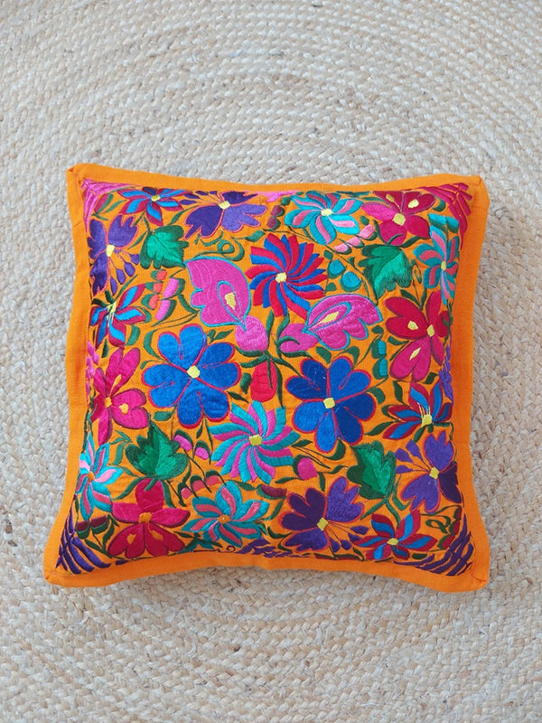 Kissenbezug mexikanisch orange gelb, Kissenbezug bestickt, bunte Kissenbezüge, Kissenbezug bunt, Kissenhülle Blumenstickerei orange gelb, Kissenbezug 50 x 50 pink rot, Blumenmuster mexikanischTerrassedeko Kissen für draussen, Mexikanische Party, mexikanische Hochzeit, mexikanische Kissenbezug, boho Kissen für den Garten, bunte Kissen für Outdoor Lounge, mexikanisch einrichten Balkon, mexican style, boho Kissenhülle bunt mit Blumen