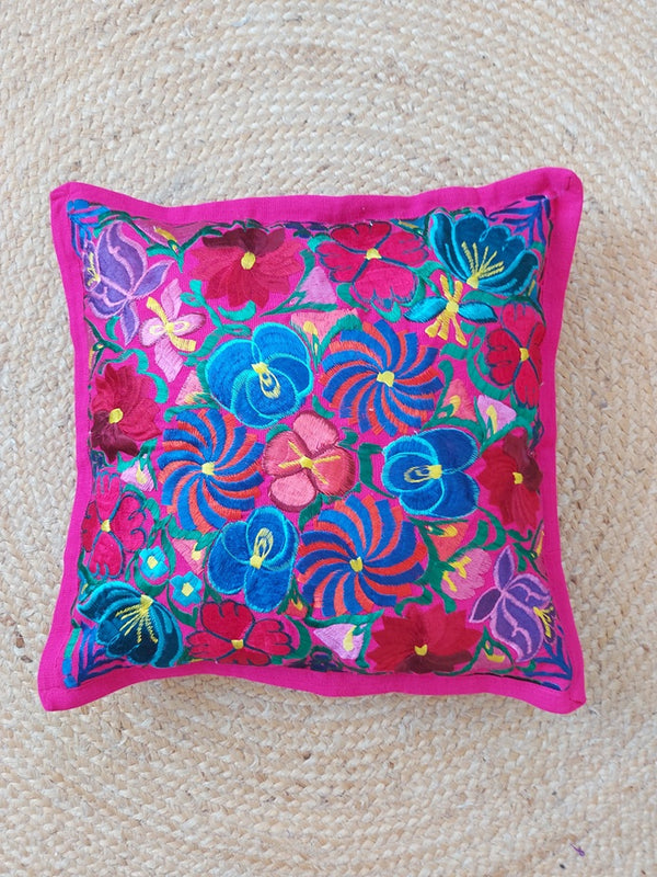 Kissenbezug mexikanisch, Kissenbezug bestickt, bunte Kissenbezüge, Kissenbezug bunt, Kissenhülle Blumenstickerei pink, Kissenbezug 50 x 50 pink rot, Blumenmuster mexikanischTerrassedeko Kissen für draussen, Mexikanische Party, mexikanische Hochzeit, mexikanische Kissenbezug, boho Kissen für den Garten, bunte Kissen für Outdoor Lounge, mexikanisch einrichten Balkon, mexican style, boho Kissenhülle bunt mit Blumen