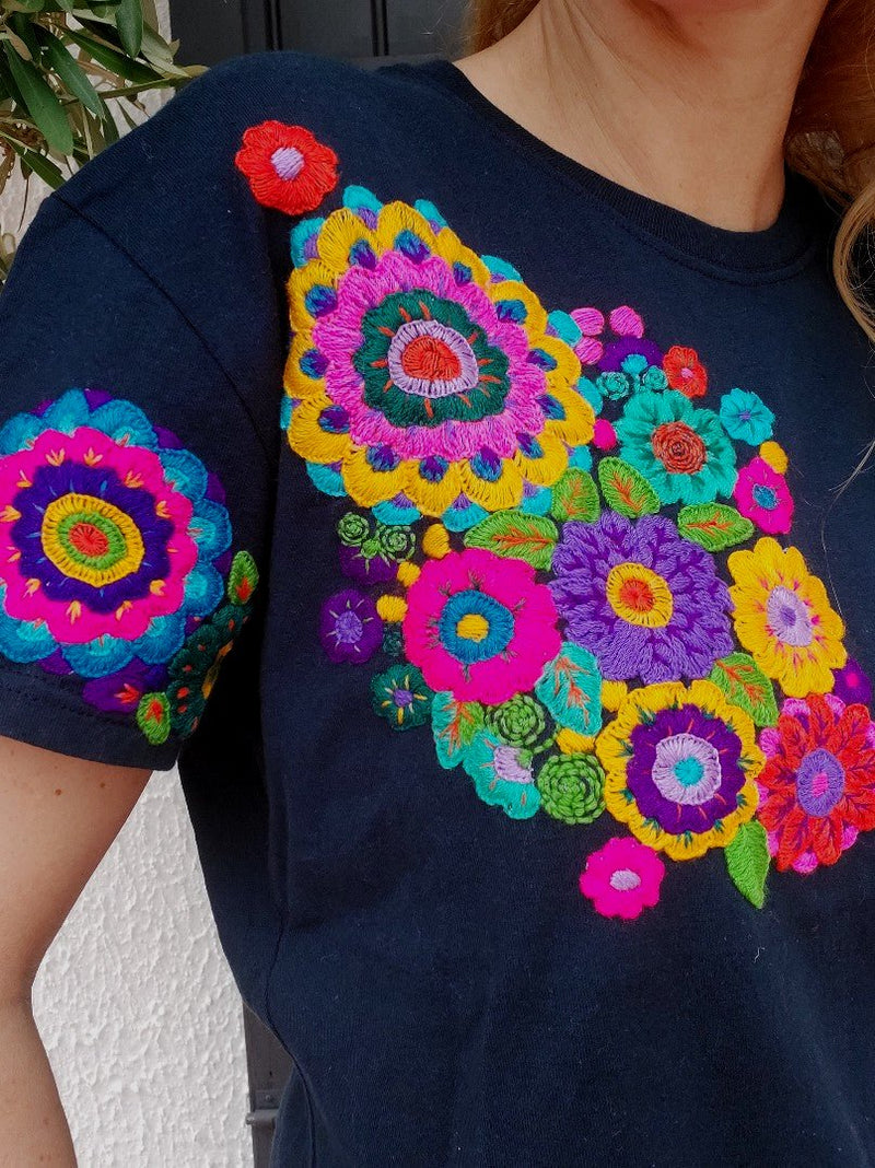 Boho t-shirt (dark blue/navy 3) size L: with flower embroidery