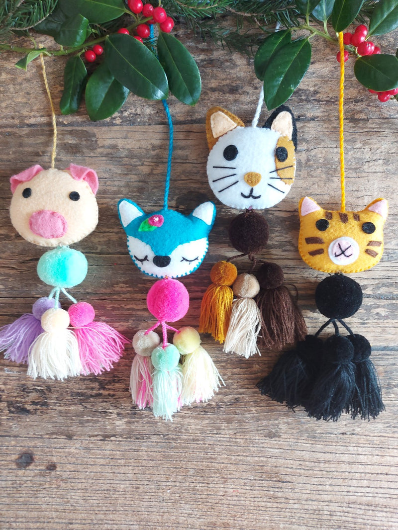 Weihnachtsdeko, Baumschmuck, Anhänger, Bommel, bunt, mexikanisch, Stoff, Filz, boho, hippie, Adventsdeko, Fensterdeko, Kranz, Tischdeko bestickt, ethno, mexican christmas tree decoration adorno para navidad mexicano, arbol de navidad, Tannenbaum, Xmastree form, Christbaumschmuck, Tiere  Katze, Hund, Rehkitz